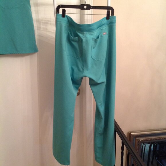 EUC Figs Technical Collection Scrubs Set Pants Shirt Top Seafoam Green Blue L - Picture 5 of 10